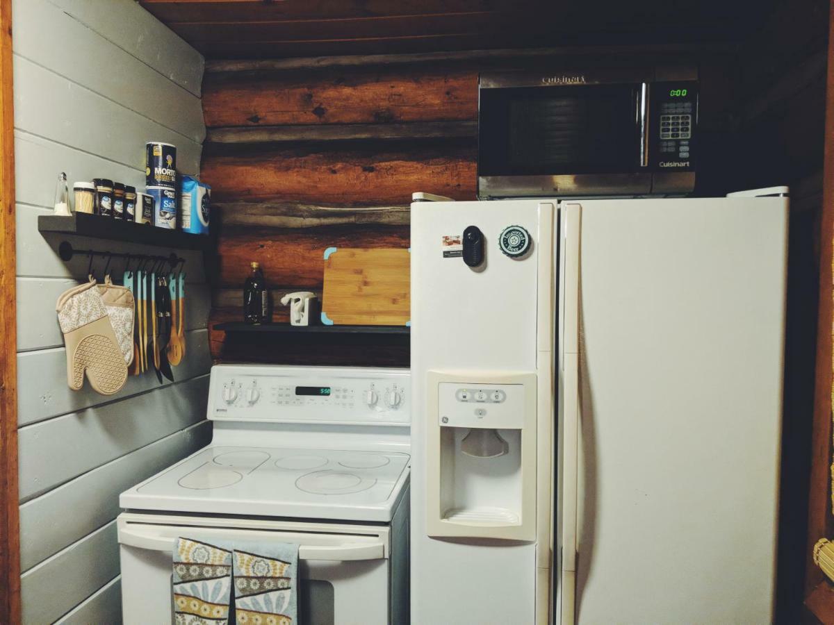 Cozy Cub Log Cabin - Year Round Tranquil Beauty Пайнтоп-Лейксайд Екстериор снимка