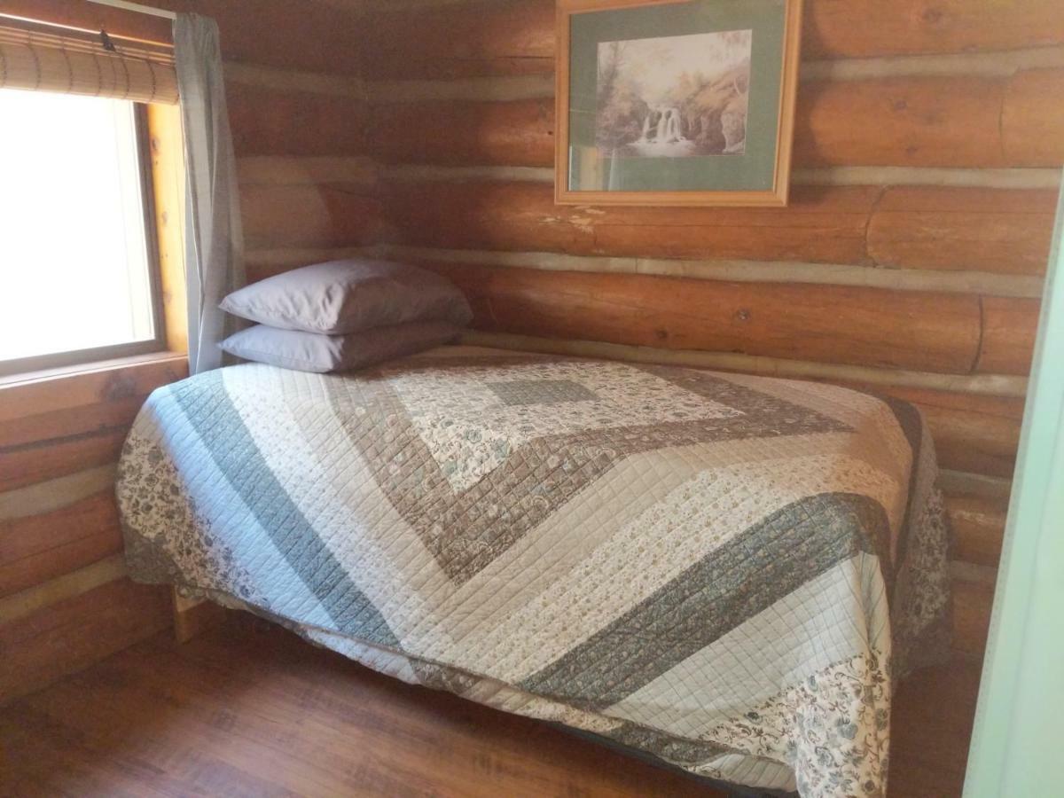 Cozy Cub Log Cabin - Year Round Tranquil Beauty Пайнтоп-Лейксайд Екстериор снимка